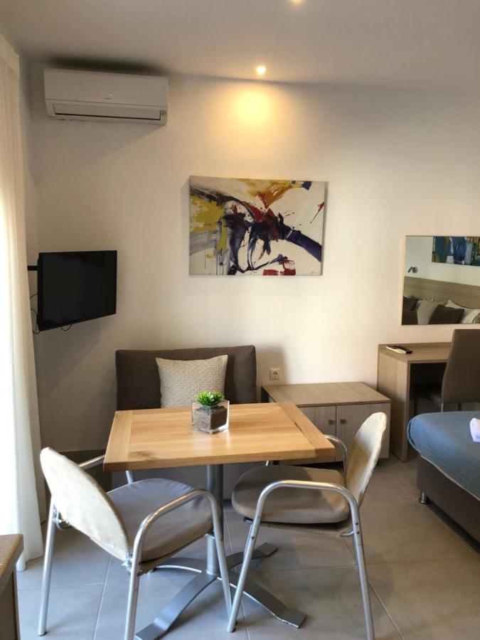 Vanessa House Luxury Apartments Скиатос Экстерьер фото